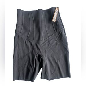SKIMS Bonded Corset Short | NWT | Size SMALL | SOLD OUT & HARD TO FIND!